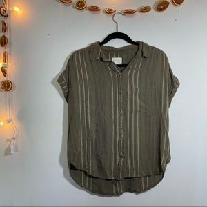 American Eagle Button Down Short Sleeve Shirt